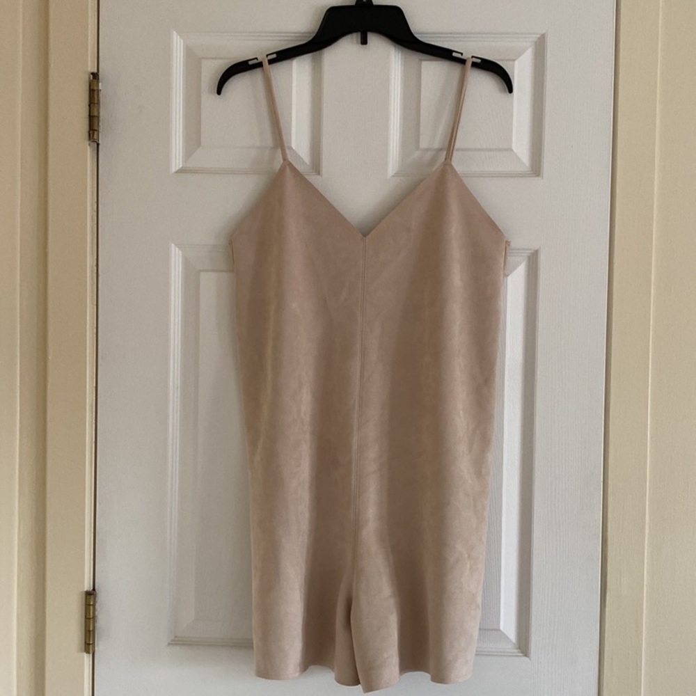 Zara Beige V-Neck Sleeveless Romper
